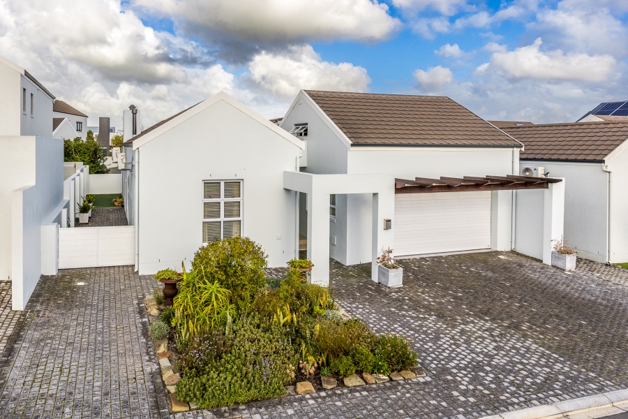 3 Bedroom Property for Sale in Jakarandas Western Cape